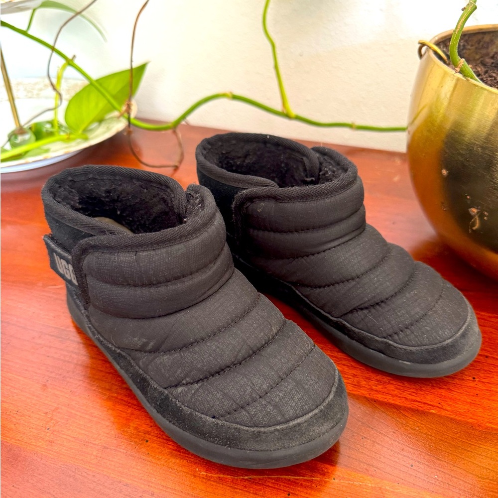 Ugg boys boots